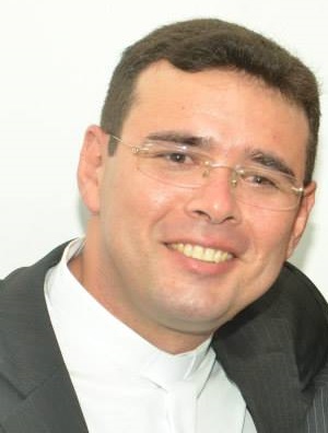 Pr. Ronielli Santos